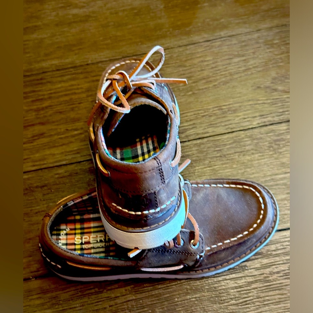 Sperry boys shoes size 1 - Picture 4 of 5
